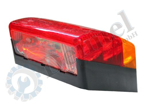 Rücklicht links, 3 Kammern, für Steyr 9078, M9078, M9083, 9086, M9086, 9094, M9094, 9080M, 9090M, 9100M, 9085MT, 9095MT, 9105MT, 9105, 9115, 9125, 9145, CVT 120, 130, 150, 170, 6135, 6145, 6155, 6170, 6190, 6140, 6150, 6160, 6175, 6195