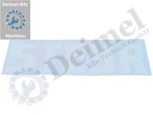 Schriftzug "Steyr" hellgrau am Kotflügel