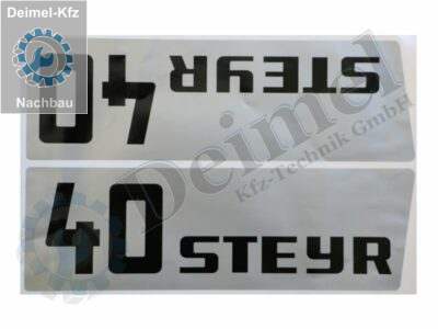 Aufkleber Set „Steyr 40“ bestehend aus 2 Stk Aufkleber – 1x rechts und 1x links an der Motorhaube, Silber mit Schwarzer Aufschrift