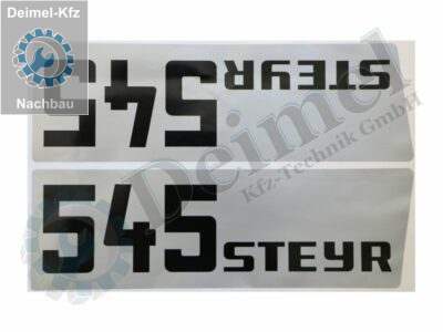 Aufkleber Set „Steyr 545“ bestehend aus 2 Stk Aufkleber – 1x rechts und 1x links an der Motorhaube, Silber mit Schwarzer Aufschrift
