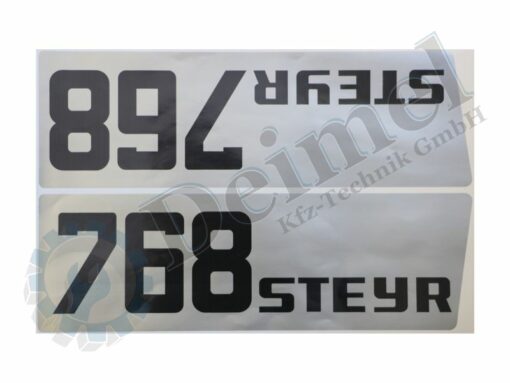 Aufkleber Set „Steyr 768“ bestehend aus 2 Stk Aufkleber – 1x rechts und 1x links an der Motorhaube, Silber mit Schwarzer Aufschrift